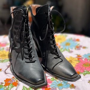 John Fluevog Signature Prince George Mens 9 boots Outstanding quality like new